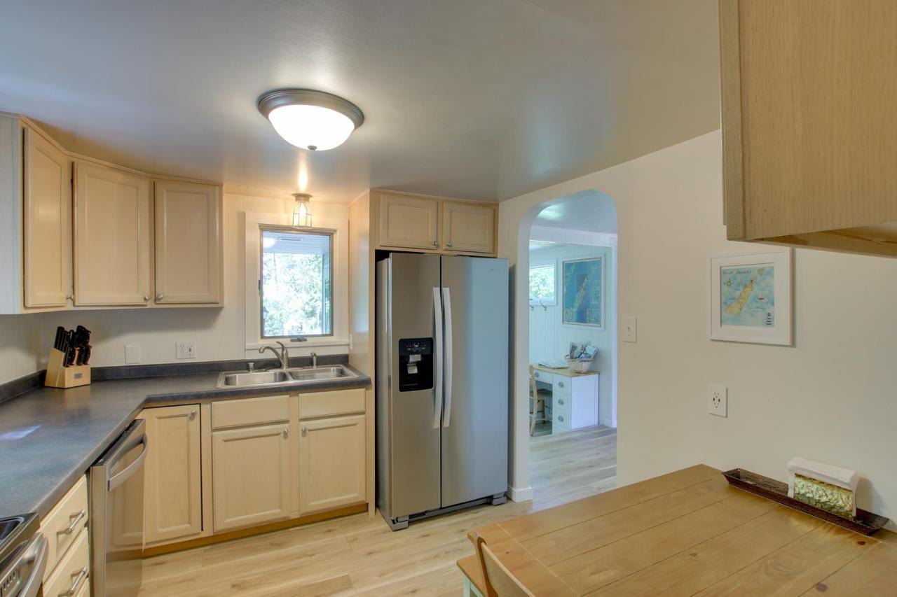 Updated Home With Deck 2 Mi To Sister Bay Beach! 外观 照片